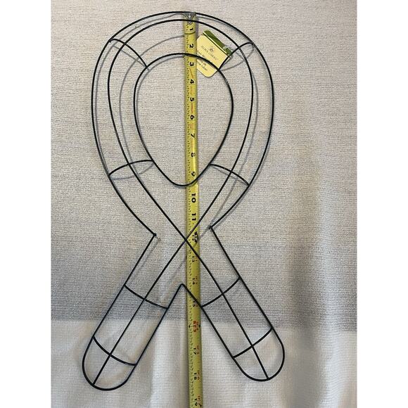 3 Wreath Wires | NWT | Different Shapes | Heart | Awareness Ribbon | Circle - Picture 2 of 5